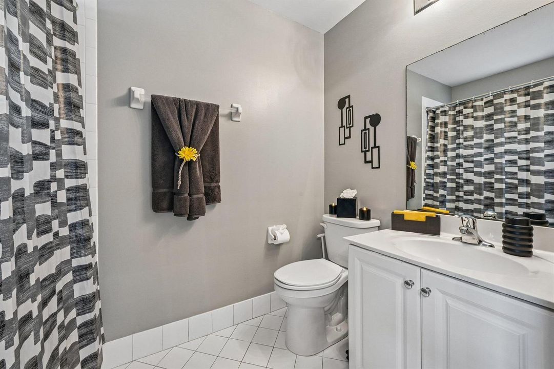 26-web-or-mls-Westmont Dr-S0908-026