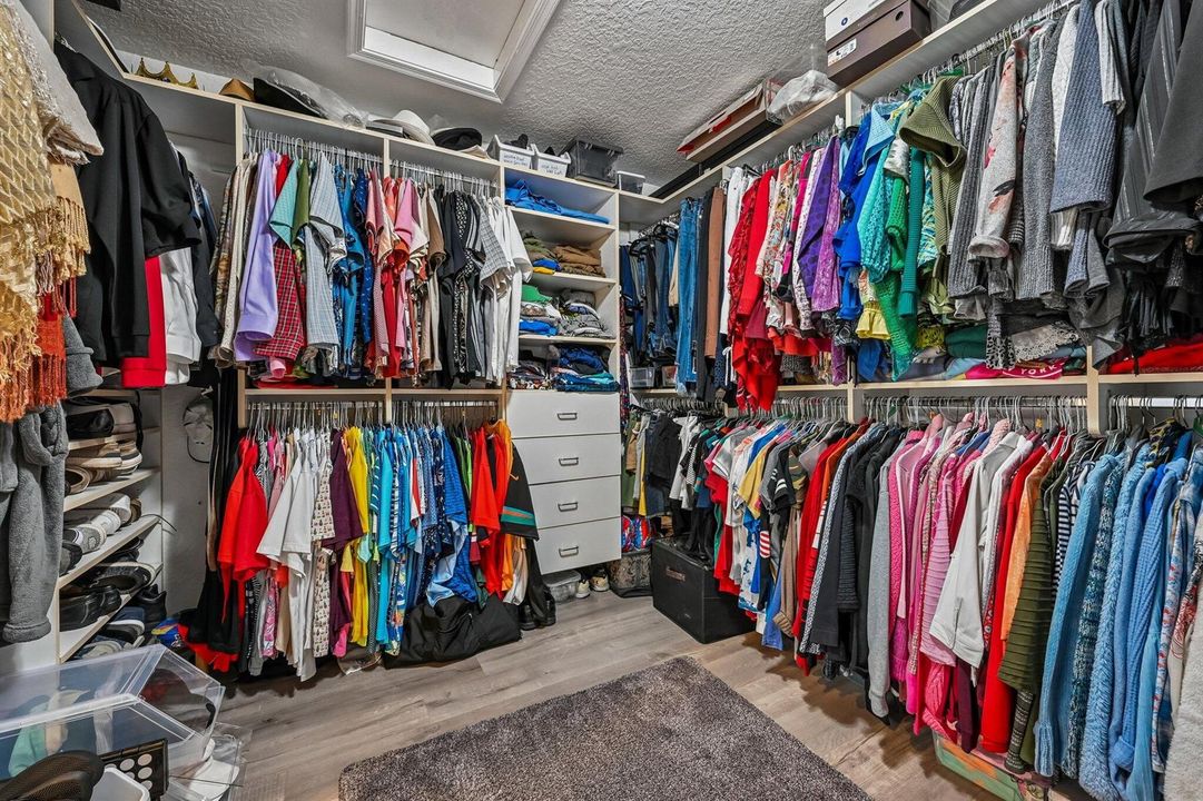 34-web-or-mls-Westmont Dr-S0908-034