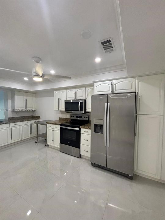 En Renta: $4,950 (4 camas, 3 baños, 3766 Pies cuadrados)