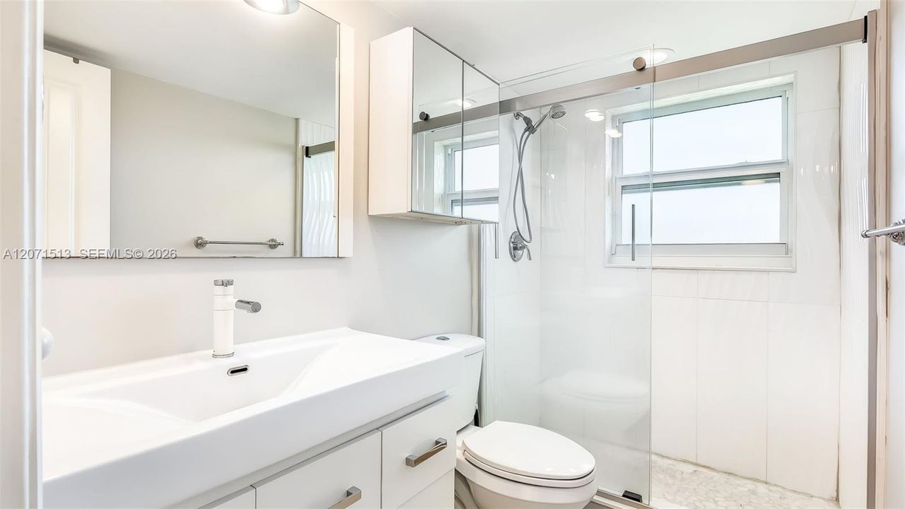 На продажу: $325,000 (3 спален, 2 ванн, 1390 Квадратных фут)