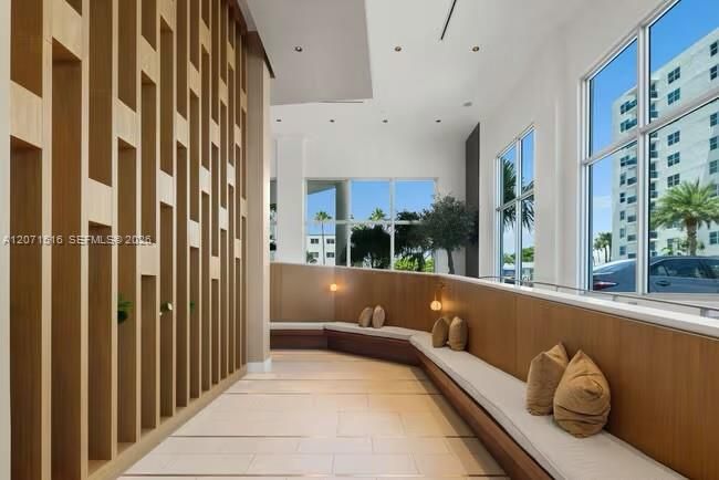 For Rent: $2,422 (1 beds, 1 baths, 767 Square Feet)