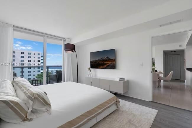 For Rent: $2,422 (1 beds, 1 baths, 767 Square Feet)