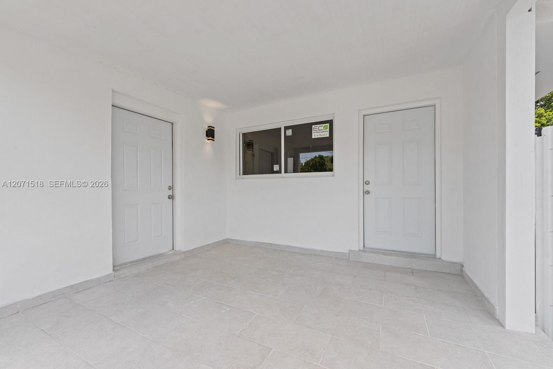 For Rent: $2,800 (3 beds, 1 baths, 2282 Square Feet)
