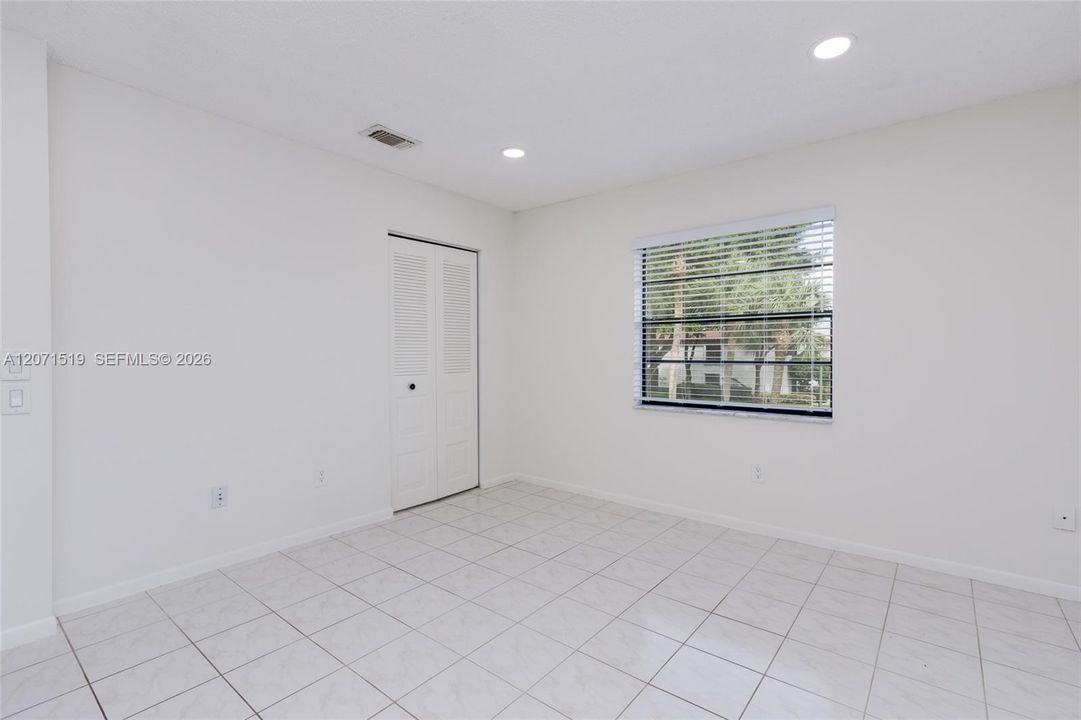 For Sale: $235,900 (2 beds, 2 baths, 1266 Square Feet)