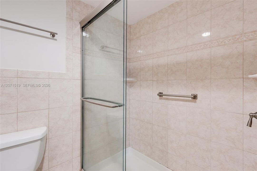 For Sale: $235,900 (2 beds, 2 baths, 1266 Square Feet)