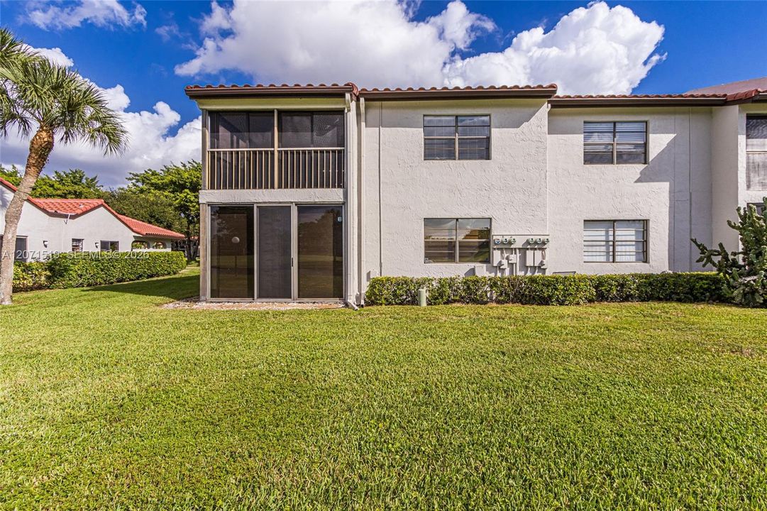 For Sale: $235,900 (2 beds, 2 baths, 1266 Square Feet)