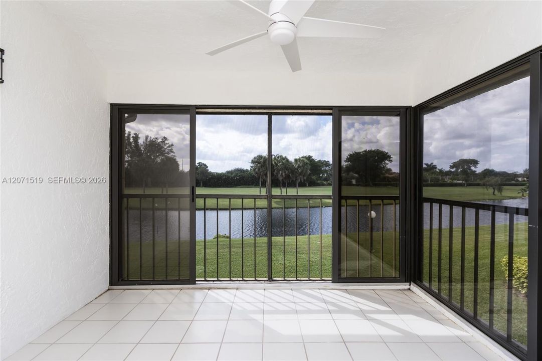 For Sale: $235,900 (2 beds, 2 baths, 1266 Square Feet)