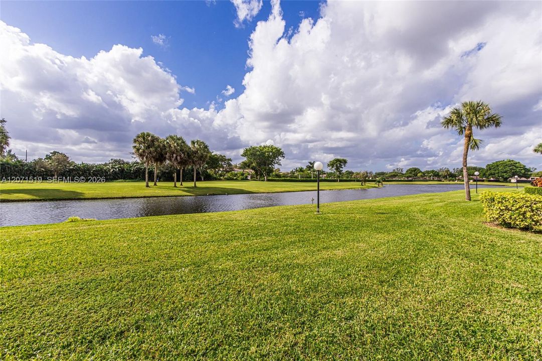 For Sale: $235,900 (2 beds, 2 baths, 1266 Square Feet)