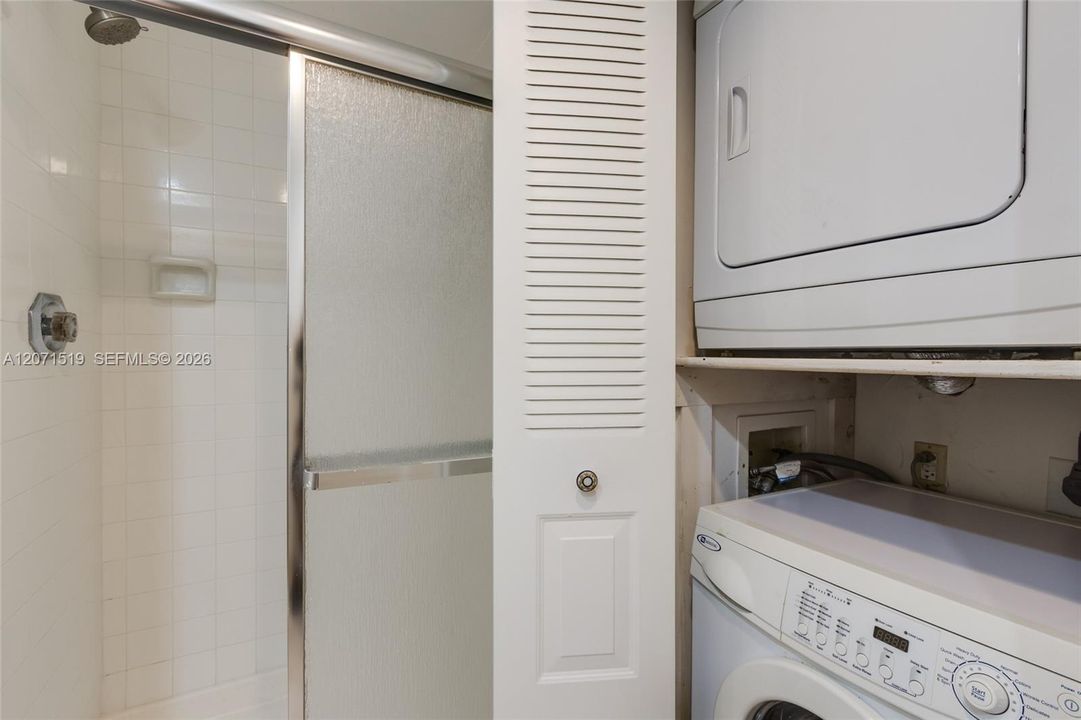 For Sale: $235,900 (2 beds, 2 baths, 1266 Square Feet)