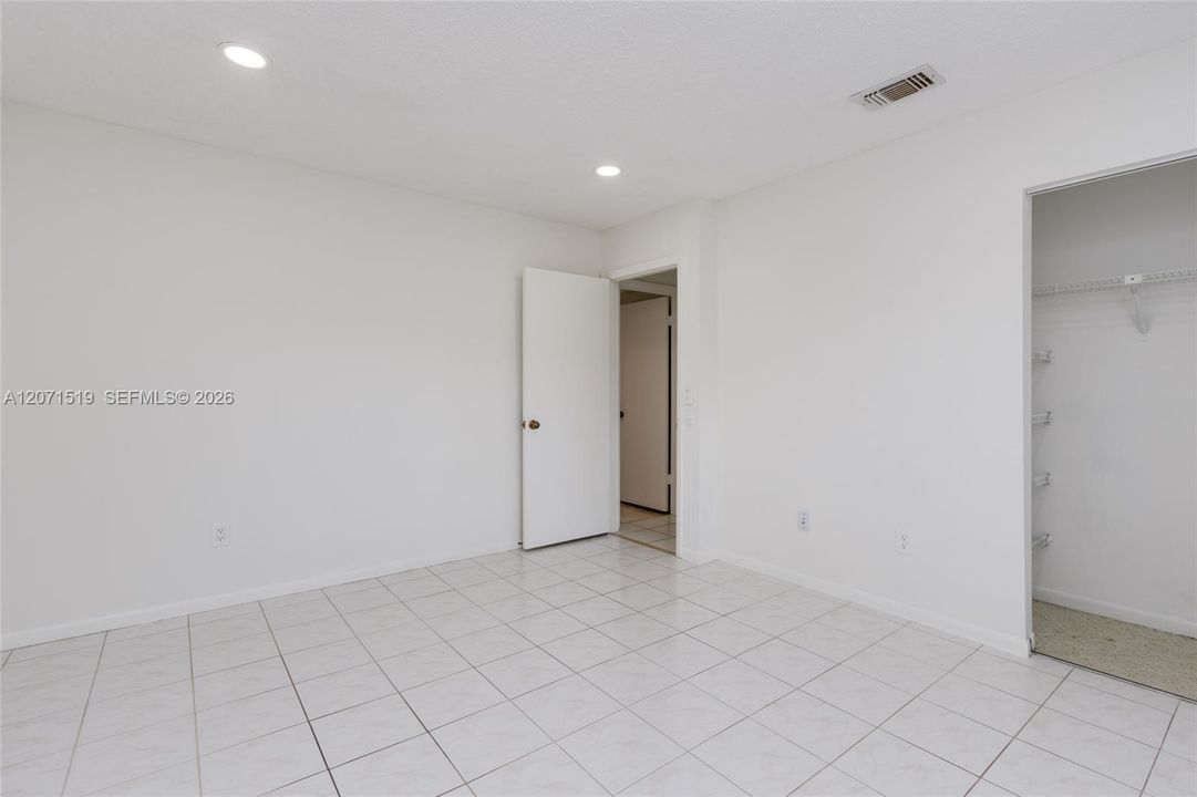 For Sale: $235,900 (2 beds, 2 baths, 1266 Square Feet)