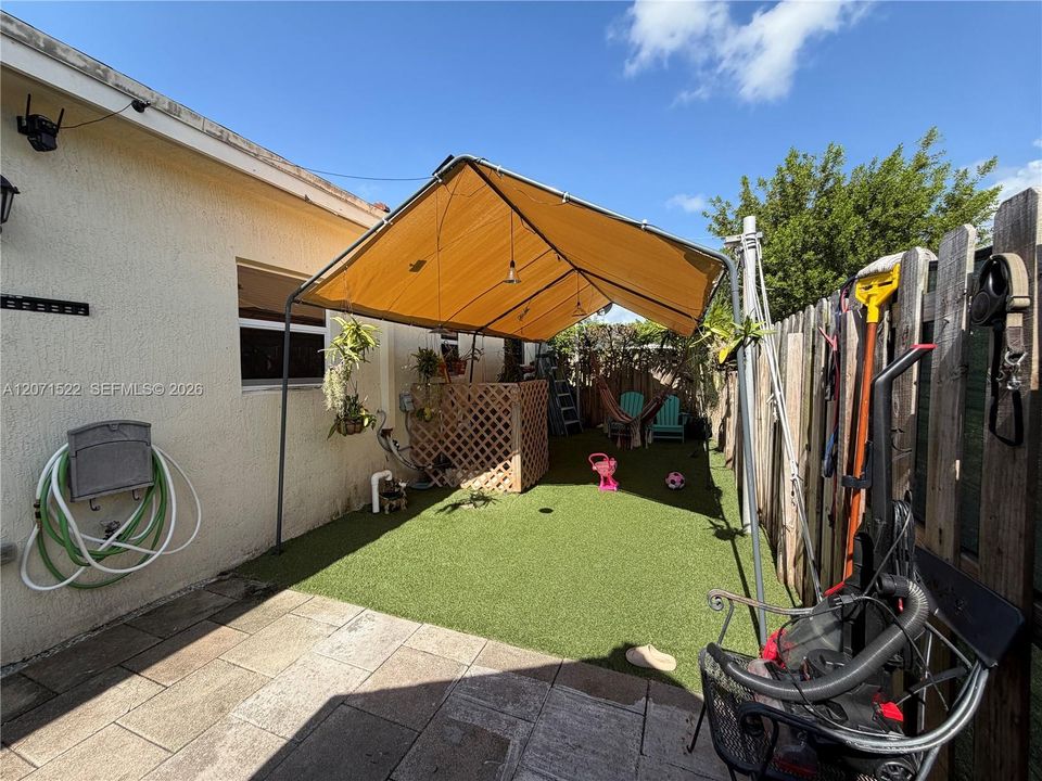 En Venta: $360,000 (3 camas, 2 baños, 1315 Pies cuadrados)