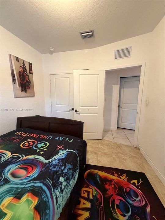 En Venta: $360,000 (3 camas, 2 baños, 1315 Pies cuadrados)