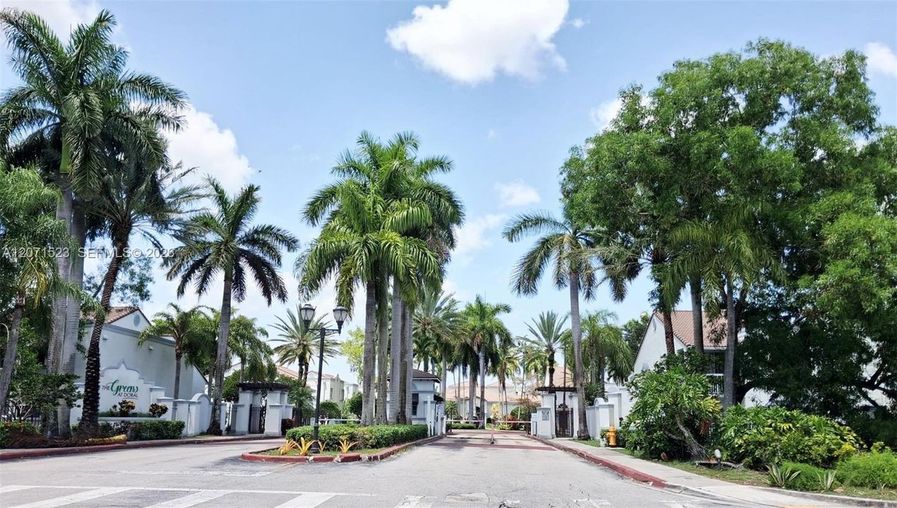 For Rent: $2,100 (1 beds, 1 baths, 899 Square Feet)