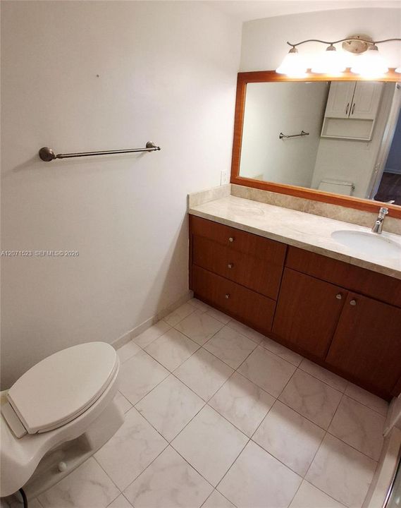 For Rent: $2,100 (1 beds, 1 baths, 899 Square Feet)