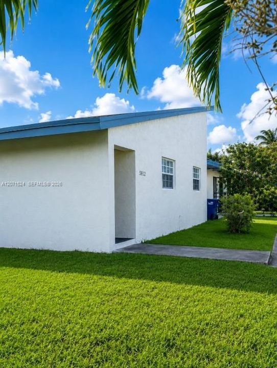 For Sale: $269,900 (3 beds, 2 baths, 1200 Square Feet)