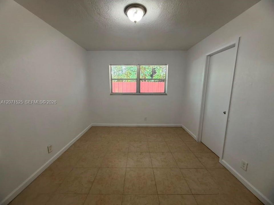 For Rent: $1,900 (2 beds, 2 baths, 2286 Square Feet)