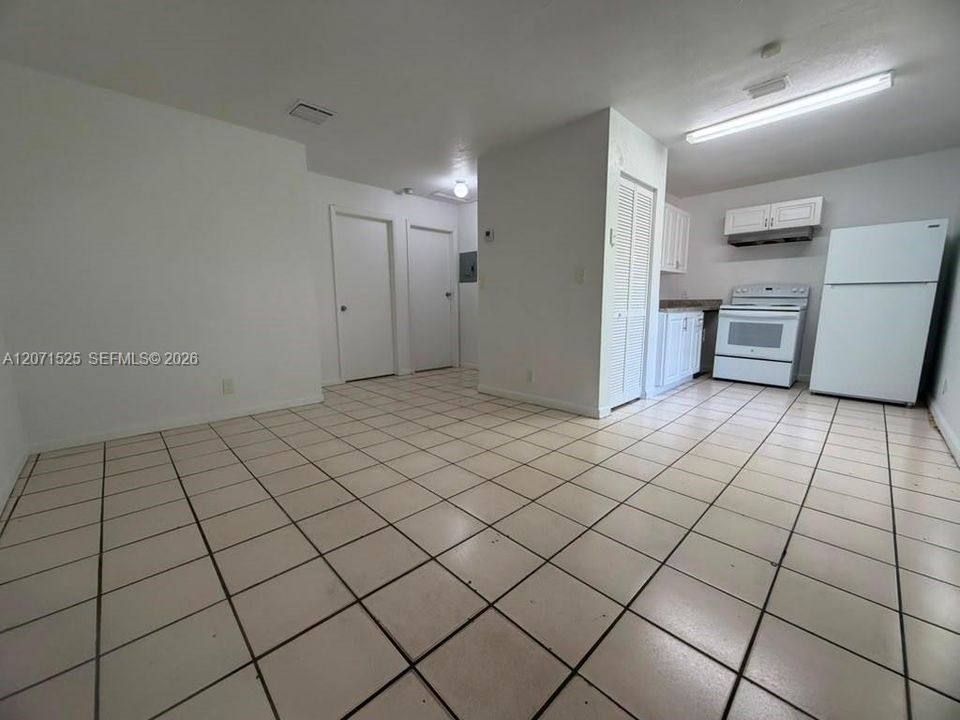 For Rent: $1,900 (2 beds, 2 baths, 2286 Square Feet)