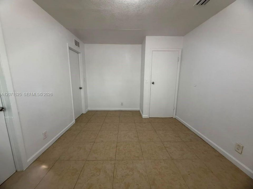 For Rent: $1,900 (2 beds, 2 baths, 2286 Square Feet)