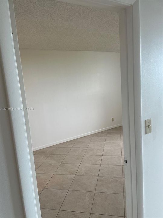 For Rent: $1,420 (1 beds, 1 baths, 619 Square Feet)