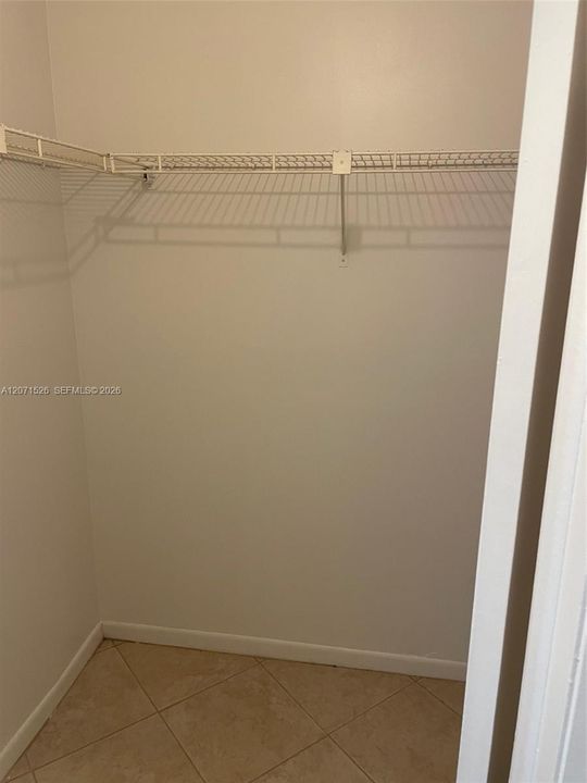 For Rent: $1,420 (1 beds, 1 baths, 619 Square Feet)
