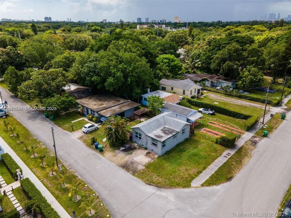 For Rent: $2,100 (2 beds, 1 baths, 744 Square Feet)