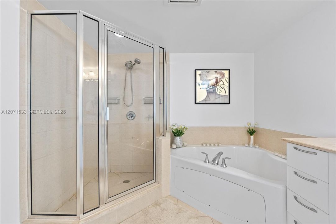 For Rent: $5,300 (2 beds, 2 baths, 1715 Square Feet)
