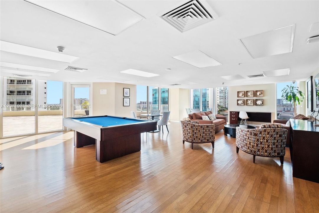 For Rent: $5,300 (2 beds, 2 baths, 1715 Square Feet)