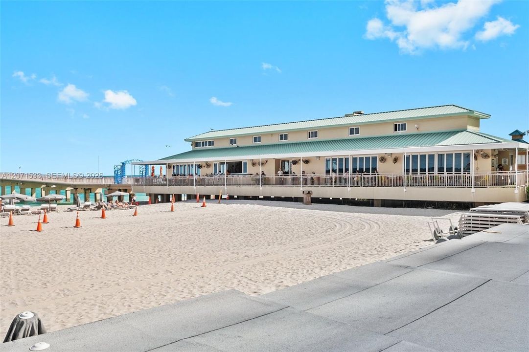 For Rent: $5,300 (2 beds, 2 baths, 1715 Square Feet)
