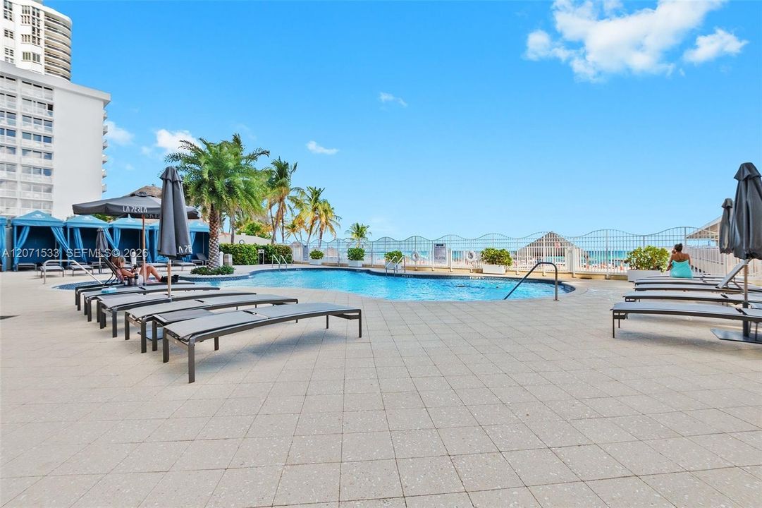 For Rent: $5,300 (2 beds, 2 baths, 1715 Square Feet)