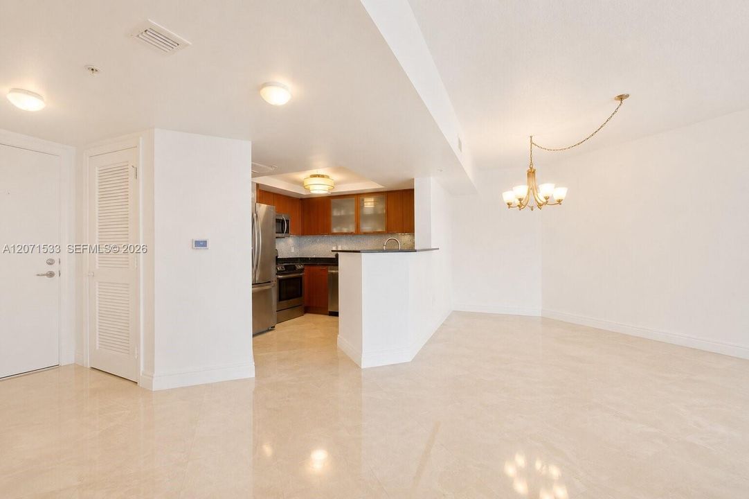 For Rent: $5,300 (2 beds, 2 baths, 1715 Square Feet)