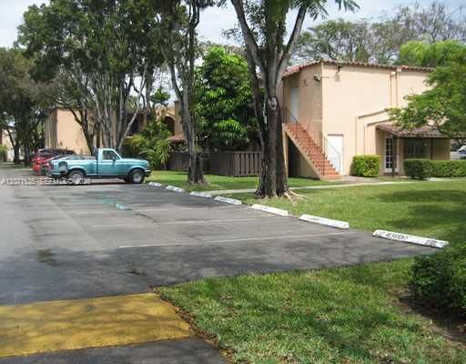 Parking Lot/Garage
