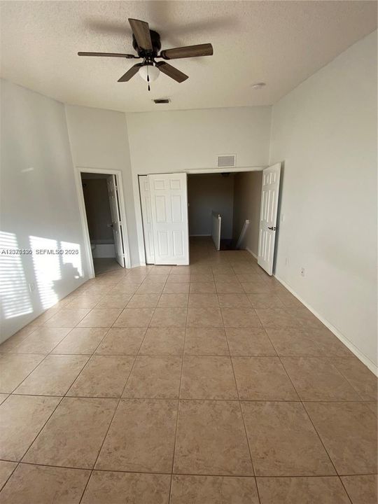 For Rent: $2,300 (3 beds, 2 baths, 1452 Square Feet)