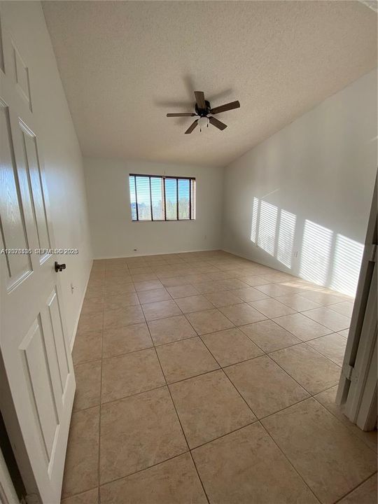 For Rent: $2,300 (3 beds, 2 baths, 1452 Square Feet)