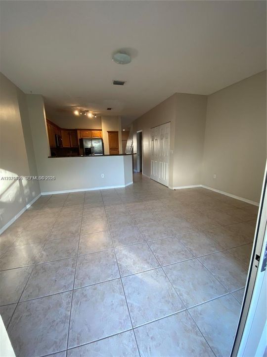 For Rent: $2,300 (3 beds, 2 baths, 1452 Square Feet)