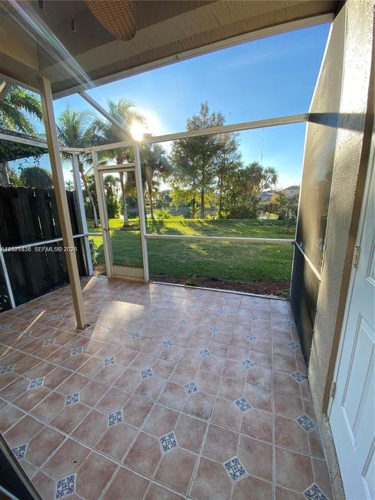 For Rent: $2,300 (3 beds, 2 baths, 1452 Square Feet)