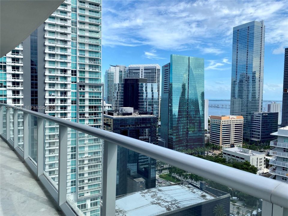 For Rent: $4,100 (2 beds, 2 baths, 921 Square Feet)