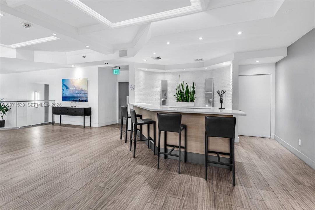 For Rent: $3,000 (1 beds, 1 baths, 550 Square Feet)