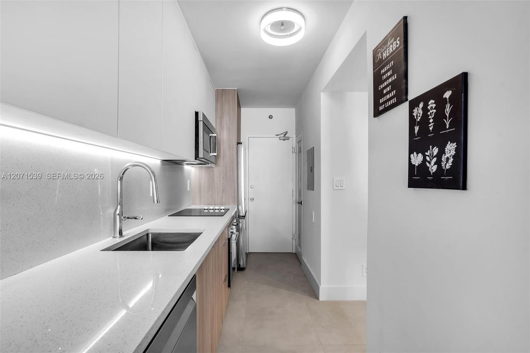 For Rent: $3,000 (1 beds, 1 baths, 550 Square Feet)