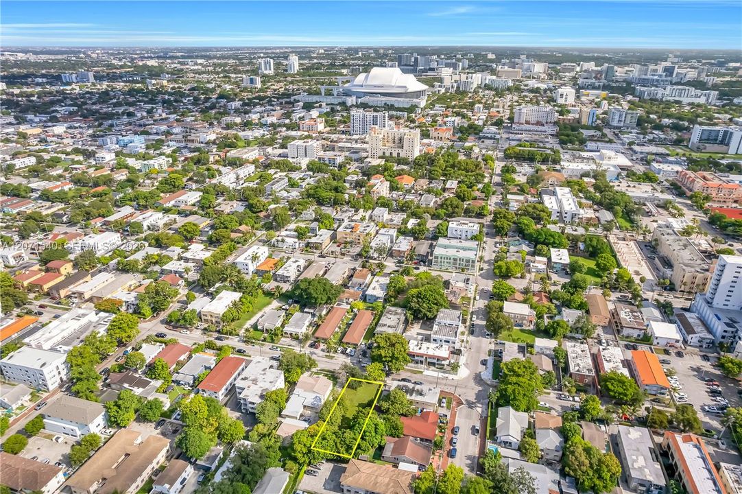 For Sale: $700,000 (0.17 acres)