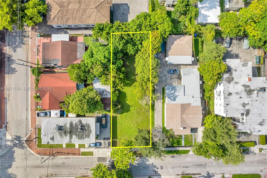 For Sale: $700,000 (0.17 acres)