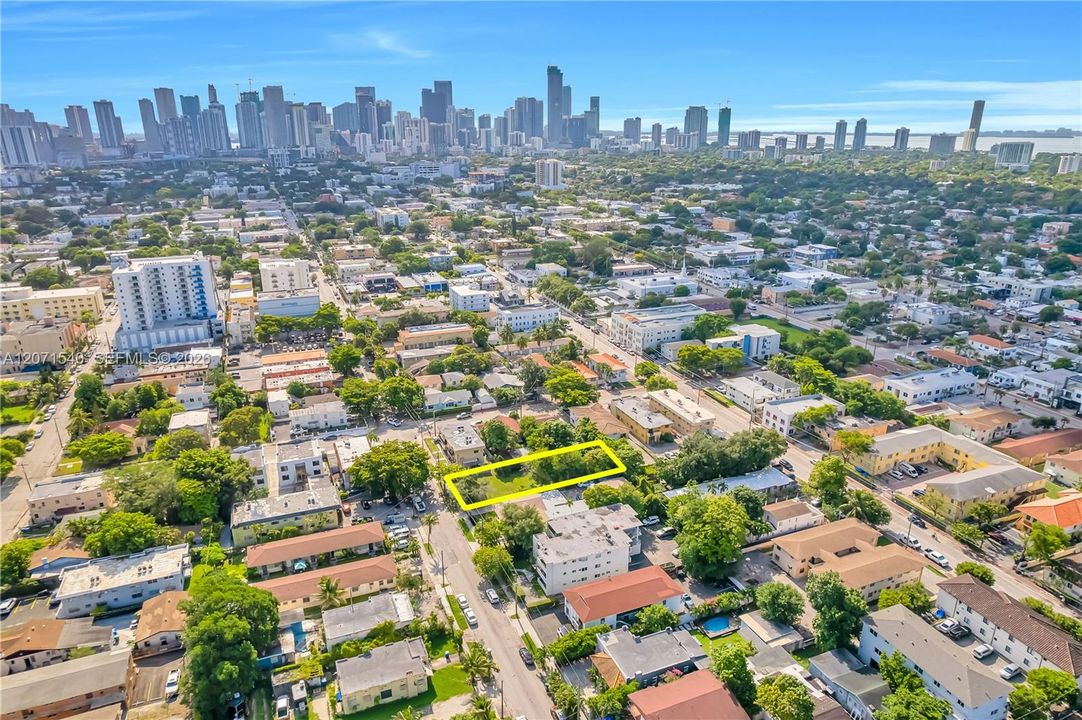 For Sale: $700,000 (0.17 acres)