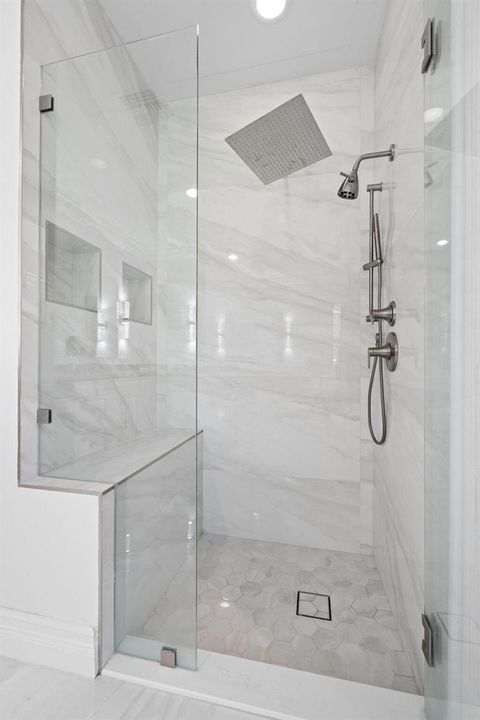 12-web-or-mls-A7400320