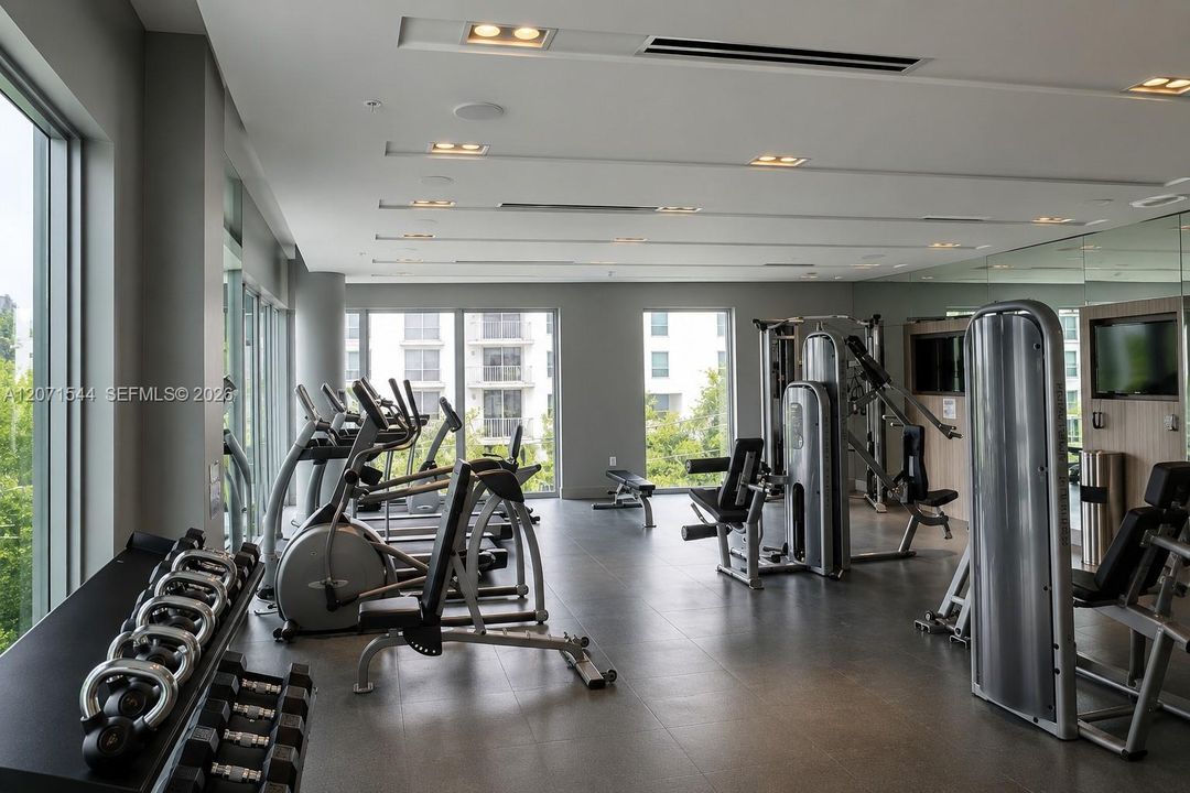 For Sale: $510,000 (1 beds, 1 baths, 659 Square Feet)