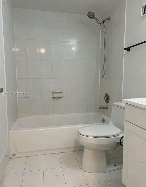 For Rent: $2,100 (2 beds, 2 baths, 832 Square Feet)