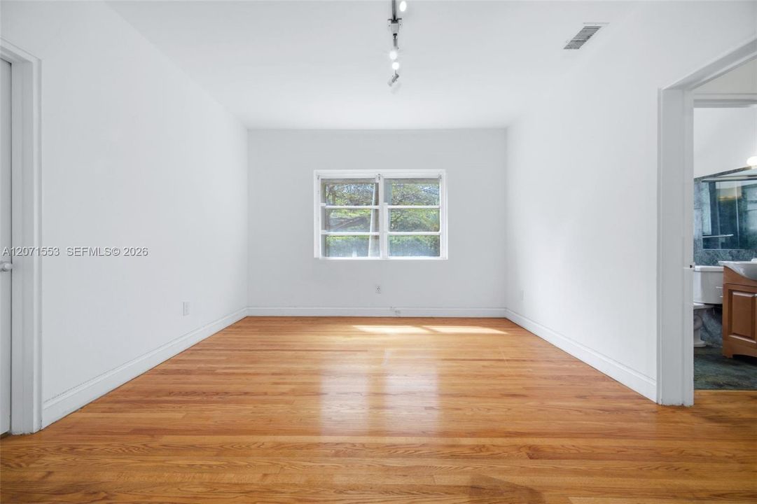 For Rent: $14,500 (4 beds, 3 baths, 3539 Square Feet)
