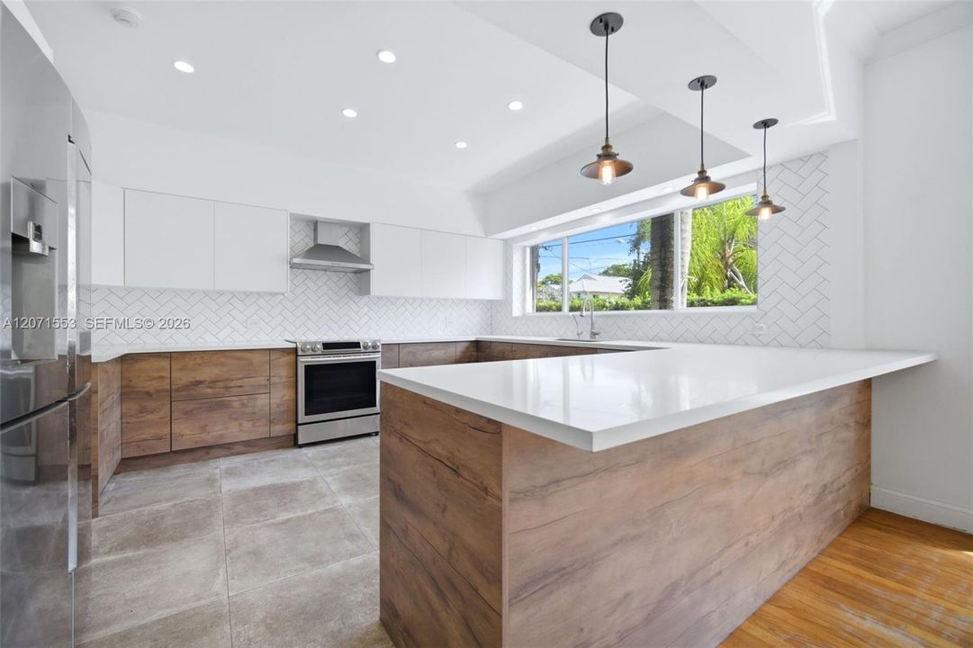 For Rent: $14,500 (4 beds, 3 baths, 3539 Square Feet)