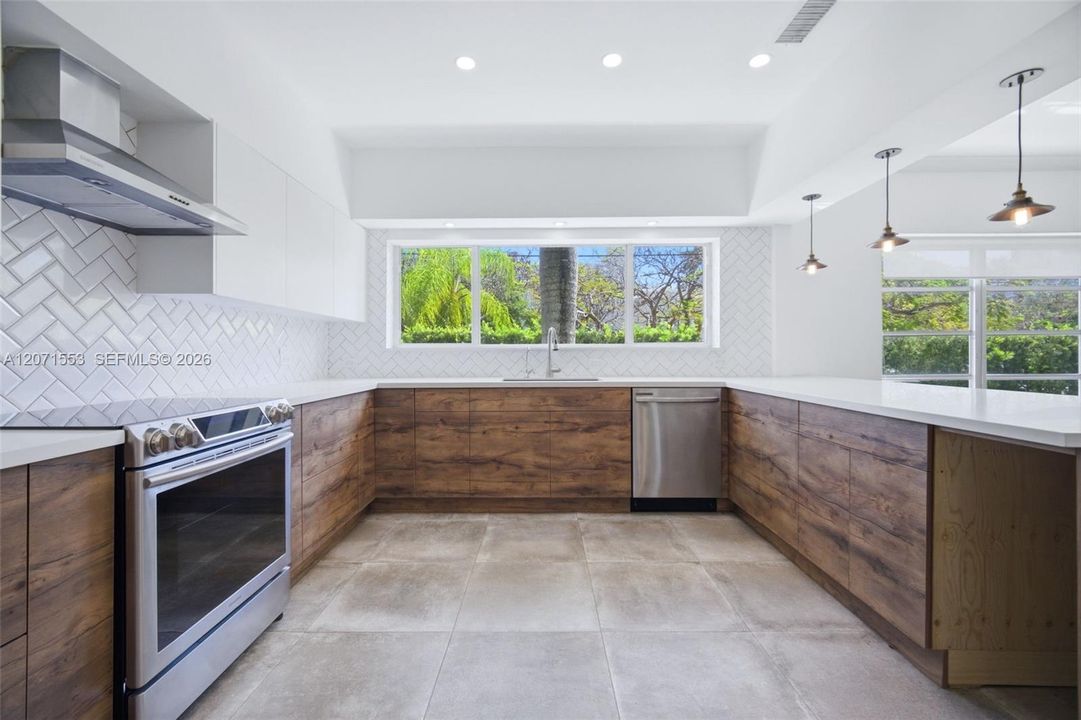 For Rent: $14,500 (4 beds, 3 baths, 3539 Square Feet)