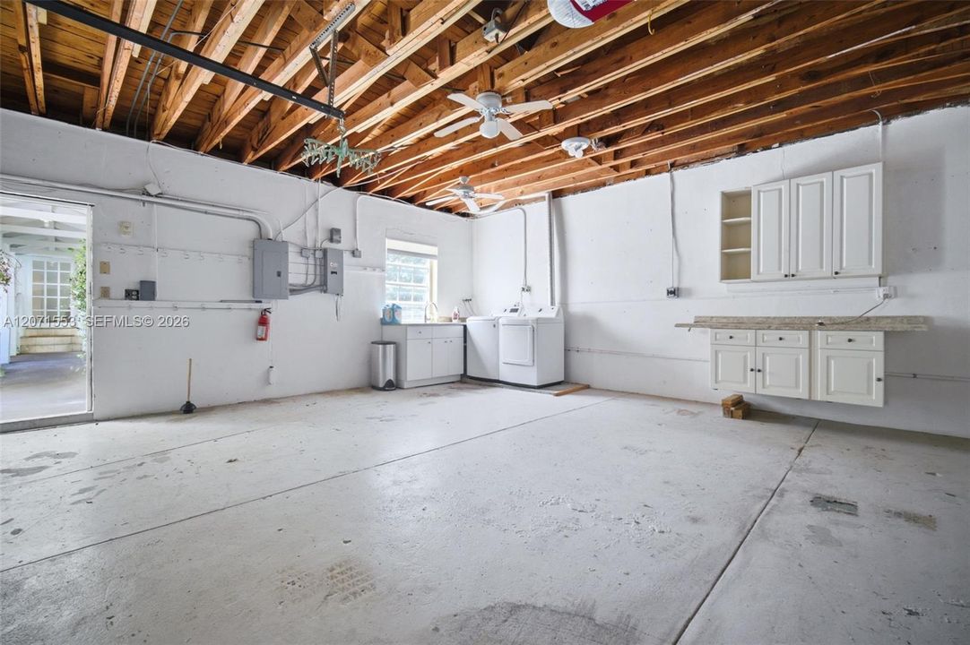 For Rent: $14,500 (4 beds, 3 baths, 3539 Square Feet)
