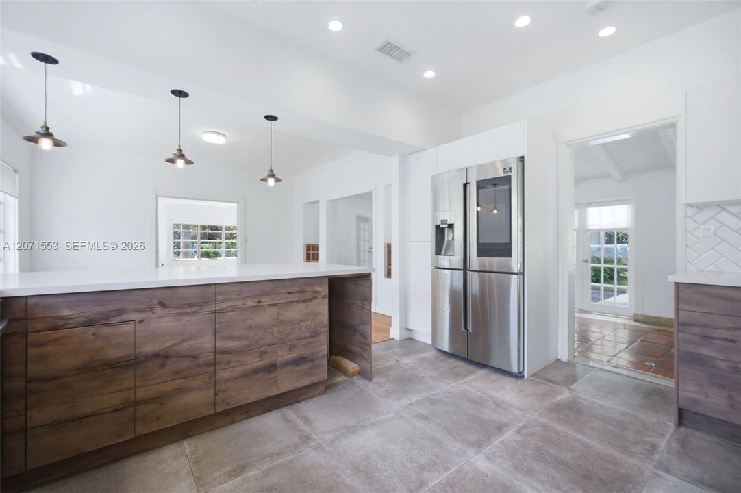 For Rent: $14,500 (4 beds, 3 baths, 3539 Square Feet)