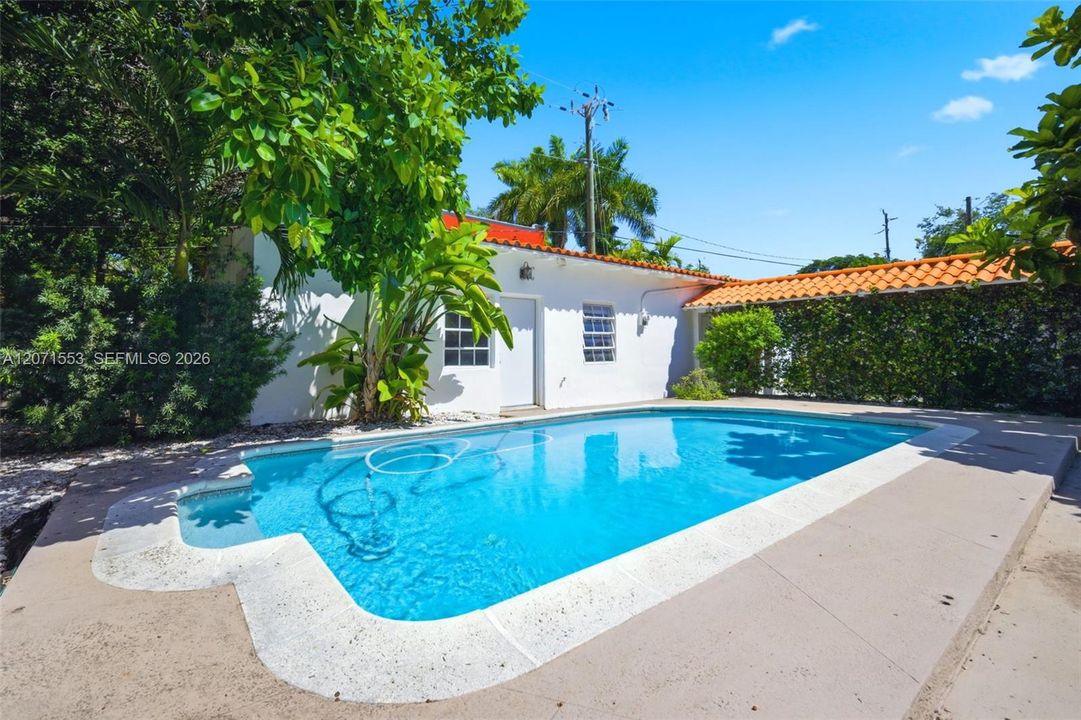 For Rent: $14,500 (4 beds, 3 baths, 3539 Square Feet)